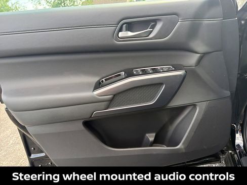 New 2026 Nissan Pathfinder SL AWD/4WD image 12