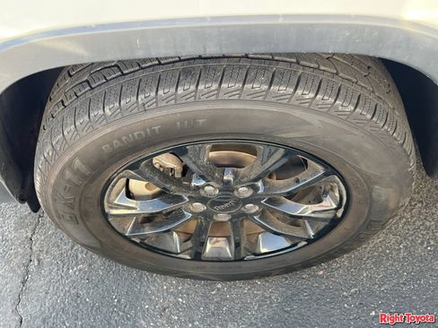 Used 2023 Jeep Cherokee Altitude Lux AWD/4WD image 8