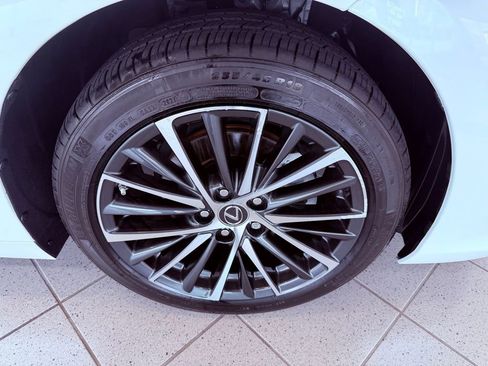 Certified 2024 Lexus ES 350 w/ Premium Package image 15