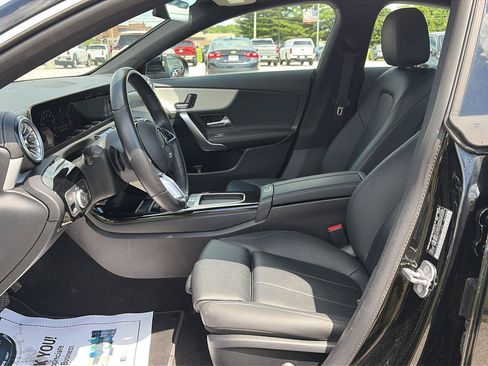 Used 2025 Mercedes-Benz CLA 250 4MATIC image 11