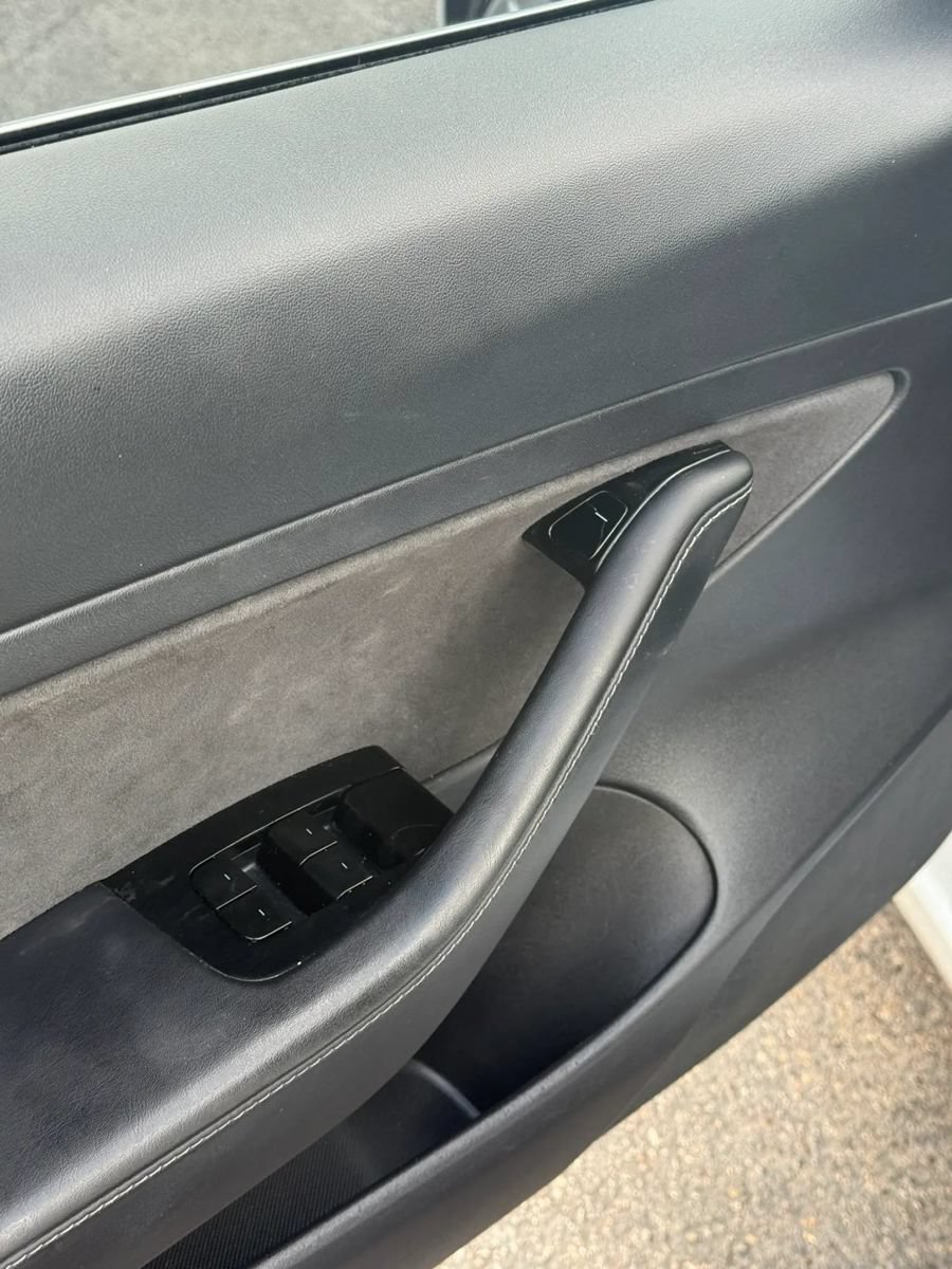 Used 2020 Tesla Model 3 Standard Range RWD image 12