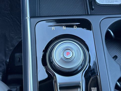 New 2026 Kia Carnival EX image 24