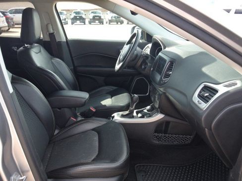 Used 2019 Jeep Compass Latitude w/ Cold Weather Group AWD/4WD image 28