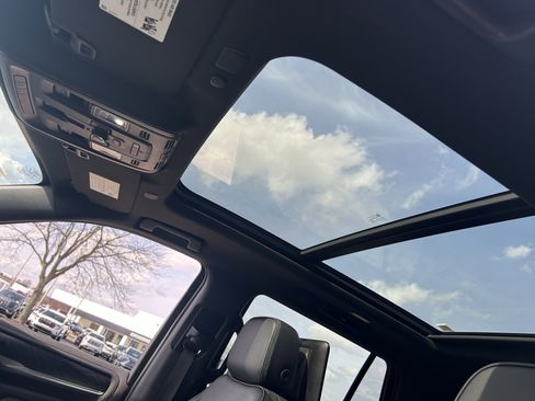 Used 2021 GMC Yukon Denali w/ Denali Ultimate Package image 24