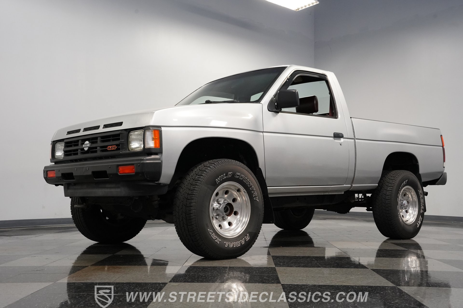 Used 1990 Nissan Pickup 4x4 Regular Cab image 22