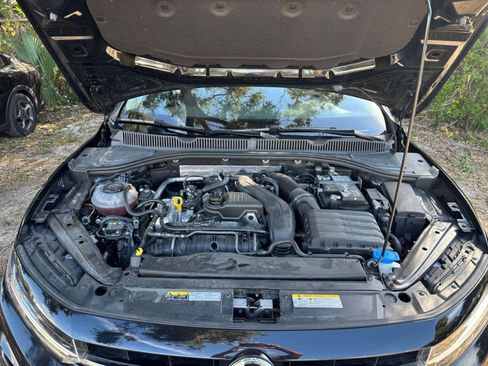 Used 2025 Volkswagen Jetta SE image 32