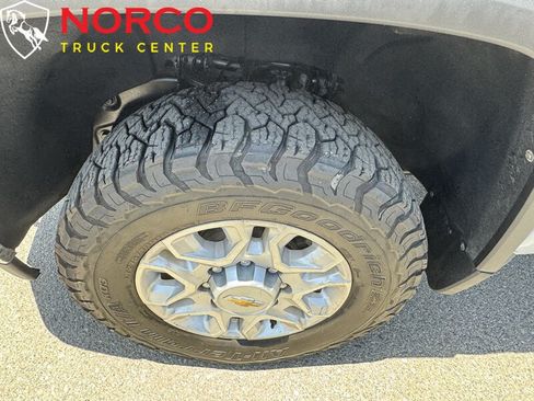 Used 2022 Chevrolet Silverado 2500 LT w/ Convenience Package AWD/4WD image 14