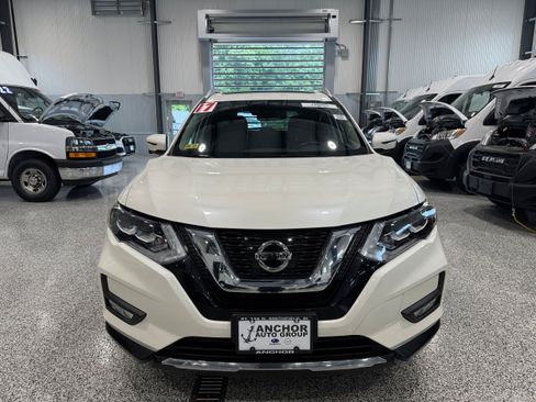 Used 2017 Nissan Rogue SL w/ SL Premium Package AWD/4WD image 2