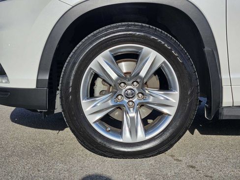 Used 2016 Toyota Highlander Limited FWD image 9