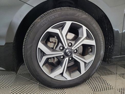 Used 2021 Kia Forte LXS FWD image 31