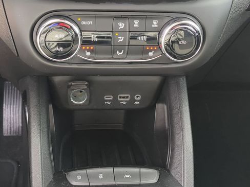 Used 2021 Chevrolet TrailBlazer LT w/ Convenience Package image 34