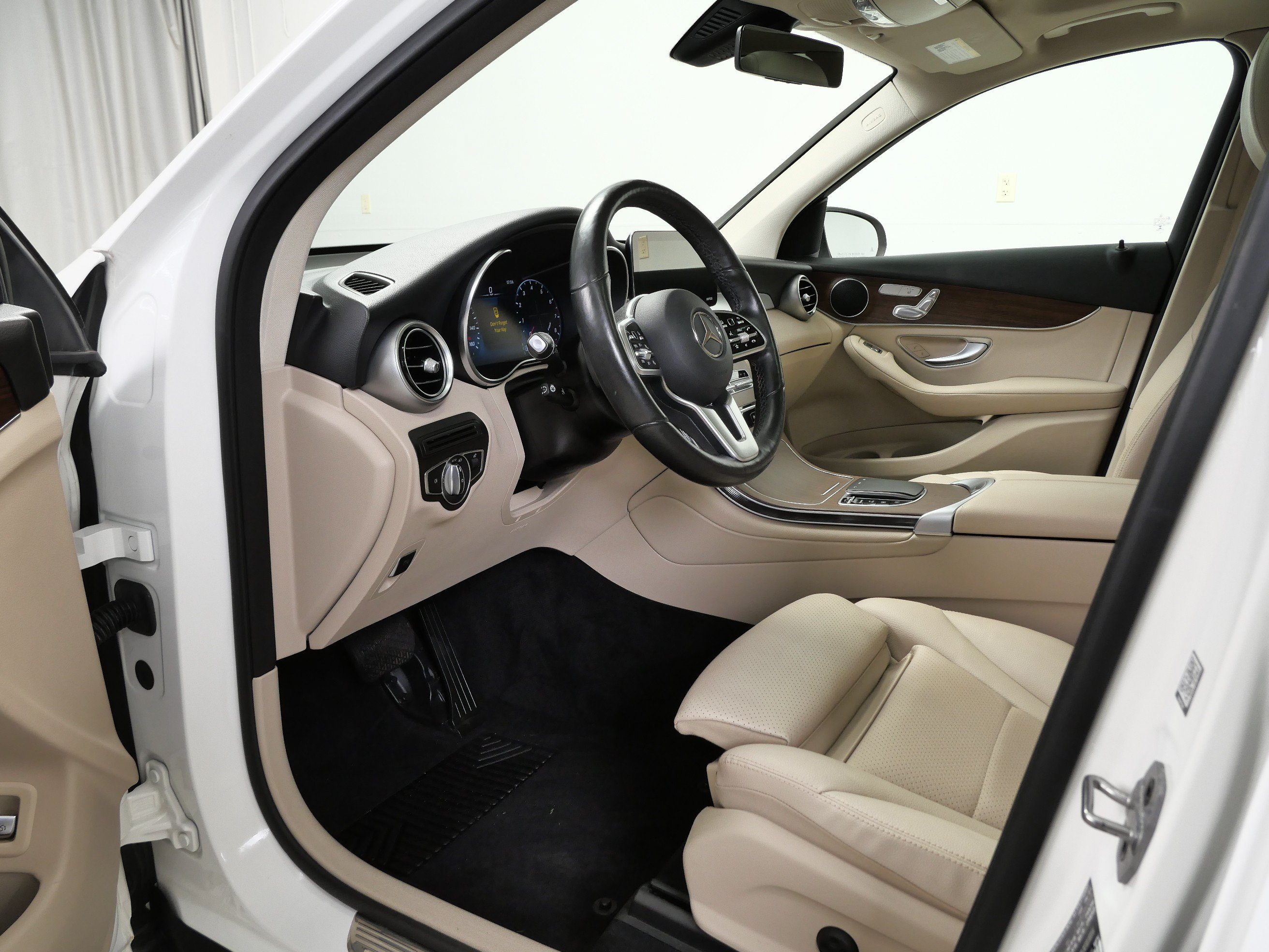 Used 2021 Mercedes-Benz GLC 300 4MATIC image 14
