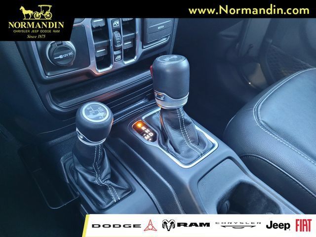 Used 2022 Jeep Wrangler Unlimited Sahara AWD/4WD image 12