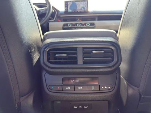 Used 2024 Honda Pilot Touring image 14