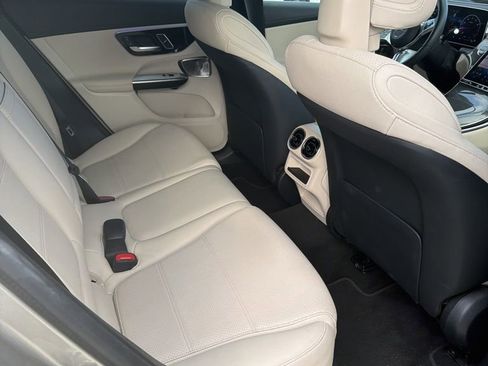 Used 2023 Mercedes-Benz GLC 300 image 11