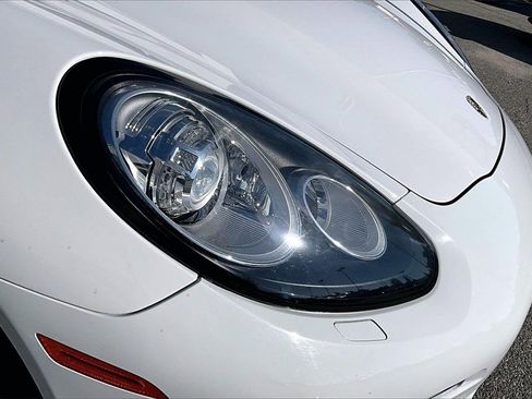 Used 2016 Porsche Panamera S image 32
