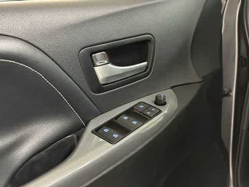 Used 2018 Toyota Sienna SE Premium FWD image 13