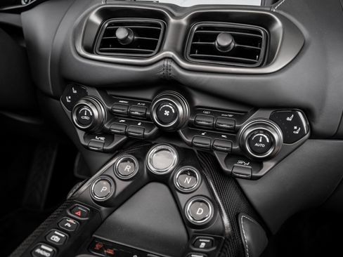 Used 2023 Aston Martin V8 Vantage Roadster image 24