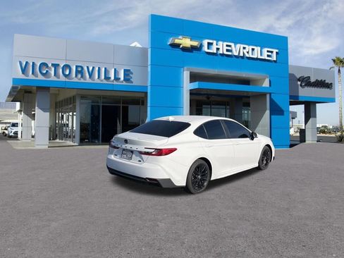 Used 2025 Toyota Camry SE w/ Convenience Package image 6