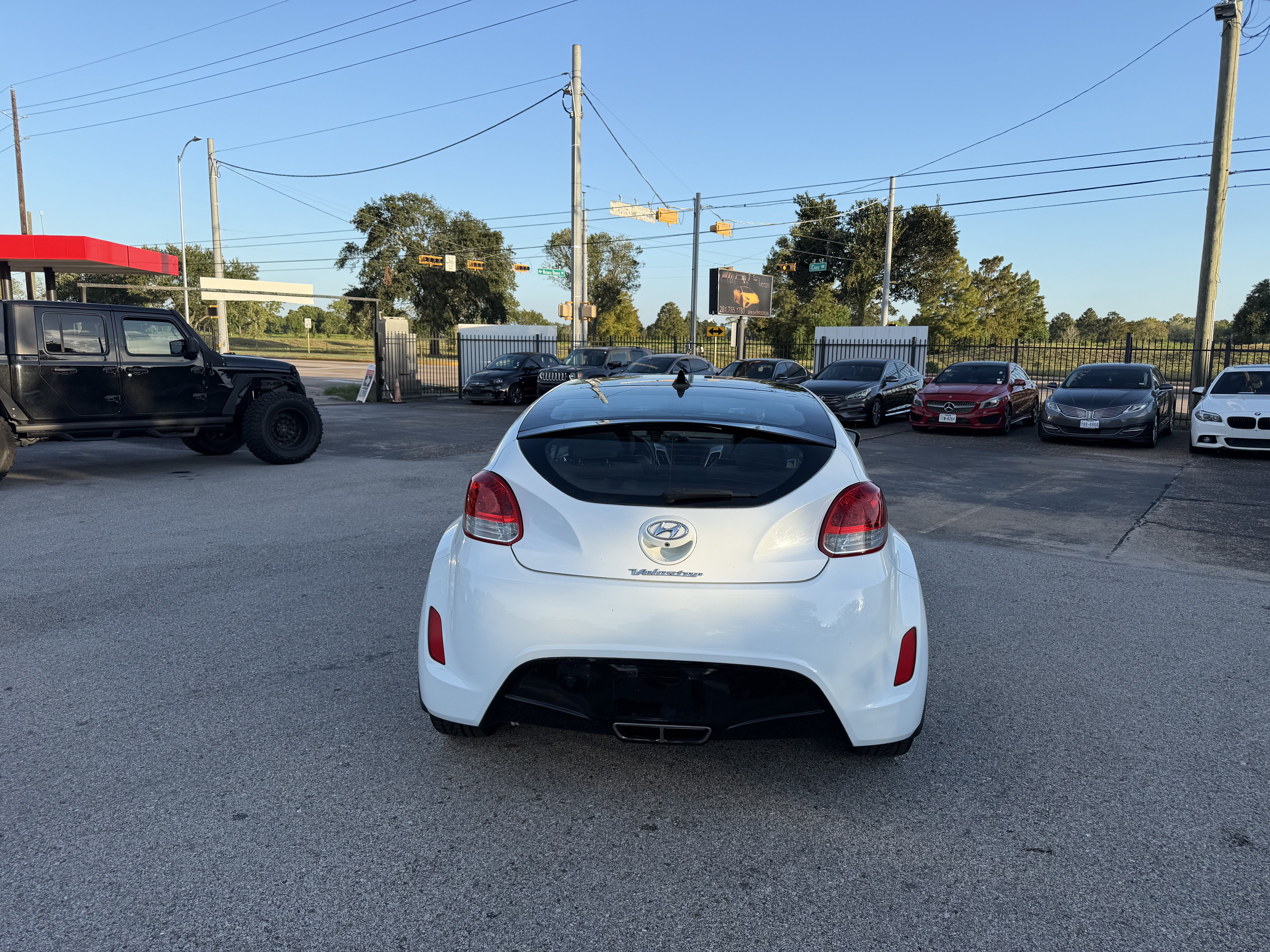 Used 2016 Hyundai Veloster w/ Option Group 02 FWD image 6