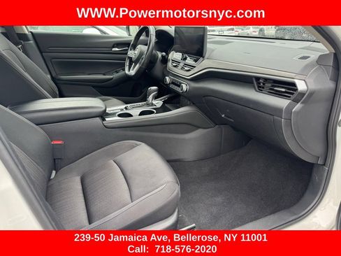 Used 2024 Nissan Altima 2.5 SV w/ SV Premium Package FWD image 22