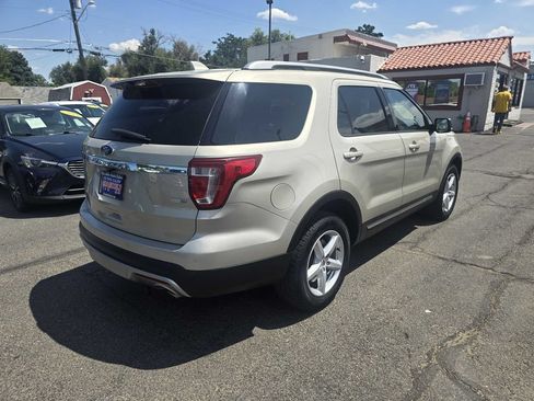 Used 2017 Ford Explorer XLT w/ Equipment Group 202A AWD/4WD image 10