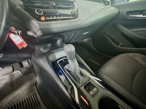 Used 2020 Toyota Corolla LE FWD image 23