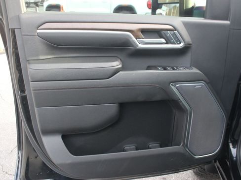 Used 2024 Chevrolet Silverado 2500 High Country w/ Midnight Edition image 13