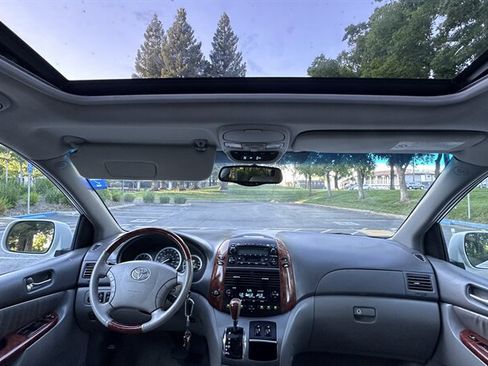 Used 2004 Toyota Sienna XLE FWD image 16