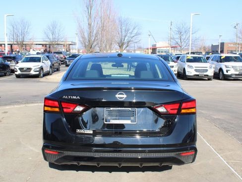 New 2025 Nissan Altima 2.5 SV image 4