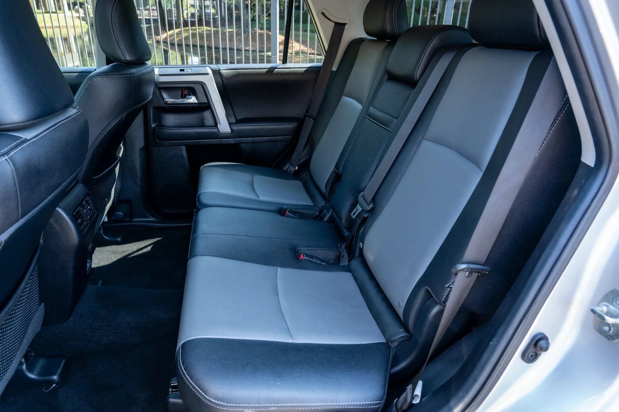 Used 2022 Toyota 4Runner SR5 Premium w/ Moonroof Package AWD/4WD image 14