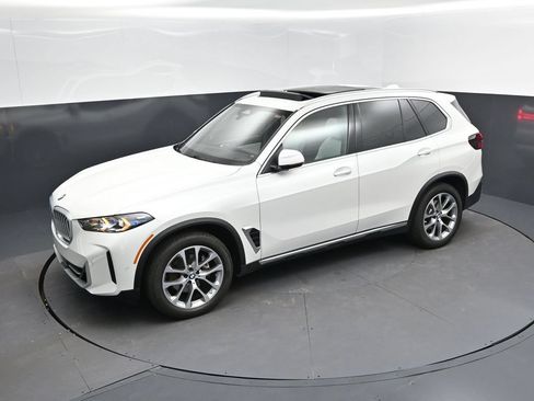 Certified 2026 BMW X5 xDrive40i w/ Climate Comfort Package AWD/4WD image 1