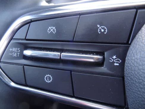 Used 2025 Chevrolet Equinox LT FWD image 17