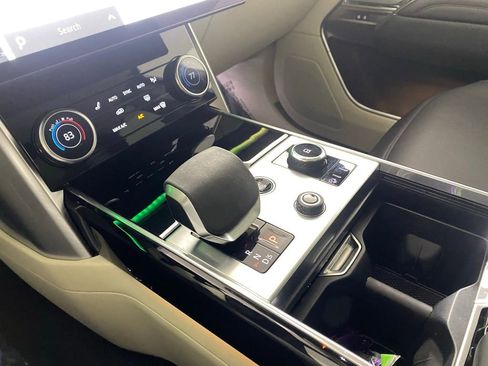 Used 2023 Land Rover Range Rover SE image 22