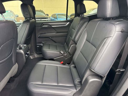 Used 2024 GMC Acadia Elevation FWD image 12