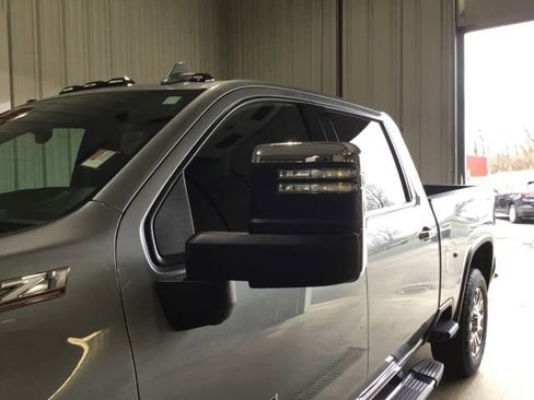 Used 2024 Chevrolet Silverado 2500 LTZ w/ LTZ Convenience Package image 12