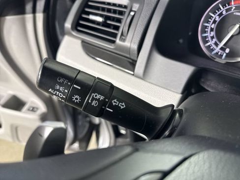 Used 2016 Honda Pilot Touring image 15