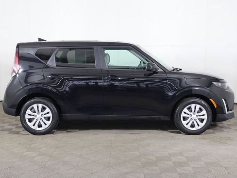 Used 2023 Kia Soul LX FWD image 15