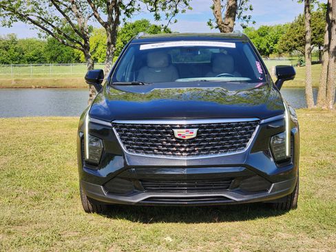 Used 2025 Cadillac XT4 Premium Luxury FWD image 30