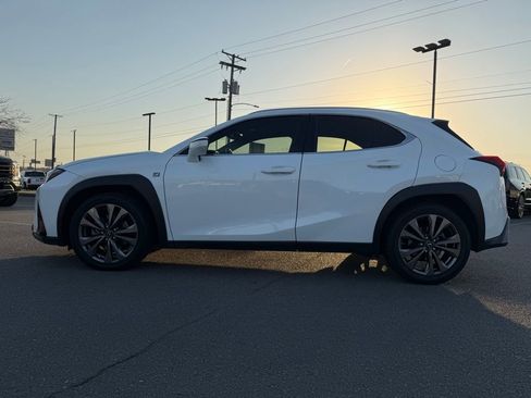 Used 2019 Lexus UX 200 F Sport w/ F Sport Premium Package image 4