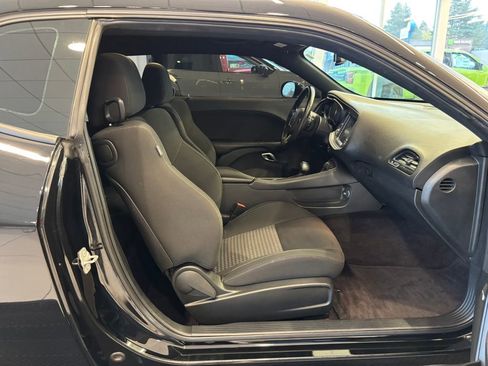 Used 2018 Dodge Challenger R/T Scat Pack w/ Driver Convenience Group image 23