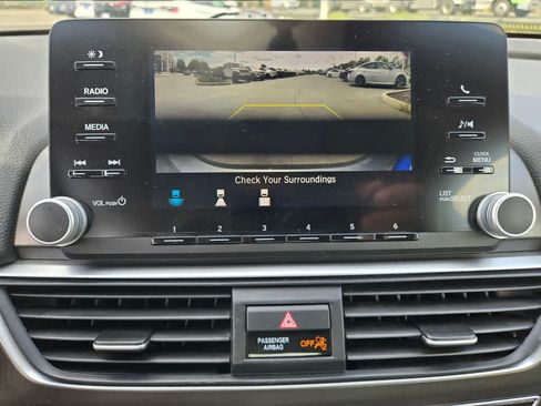 Used 2018 Honda Accord Hybrid image 11