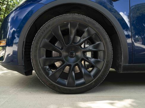Used 2023 Tesla Model Y Long Range AWD/4WD image 14