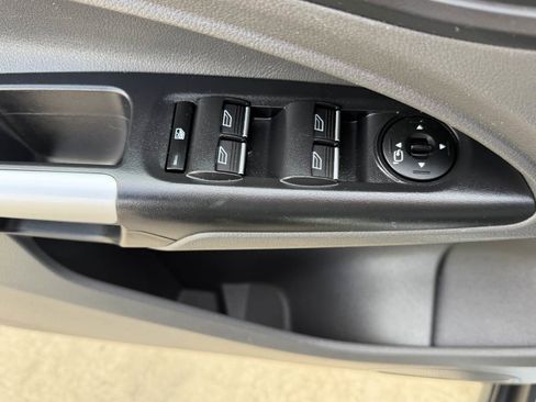 Used 2022 Ford Transit Connect XLT image 11