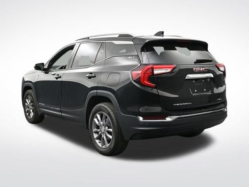 Used 2024 GMC Terrain SLT AWD/4WD image 3