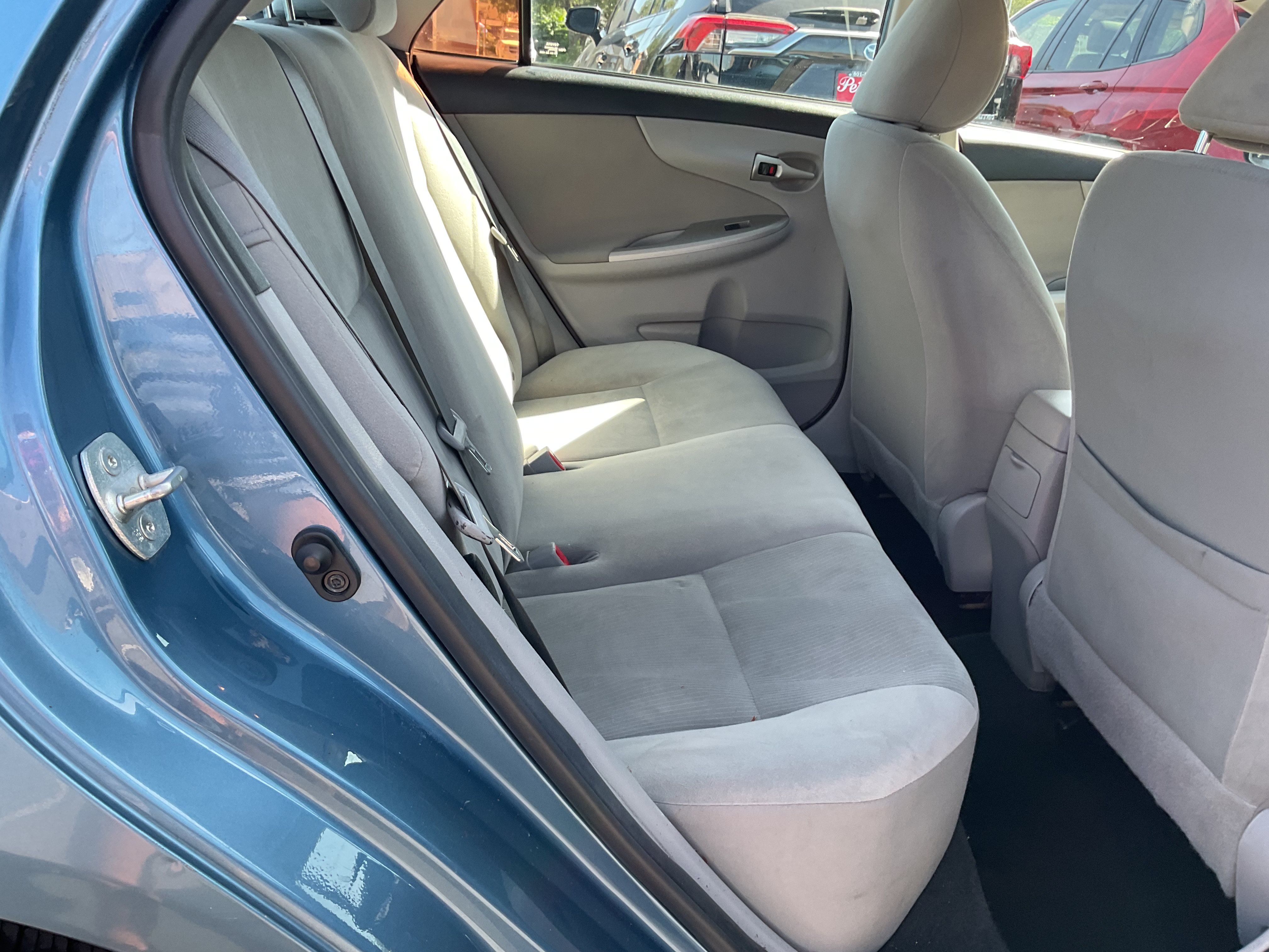 Used 2013 Toyota Corolla LE FWD image 9