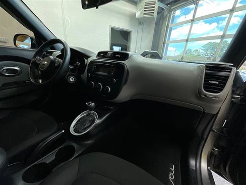 Used 2016 Kia Soul FWD image 27