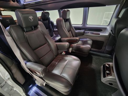 Used 2015 Chevrolet Express 2500 Extended image 22