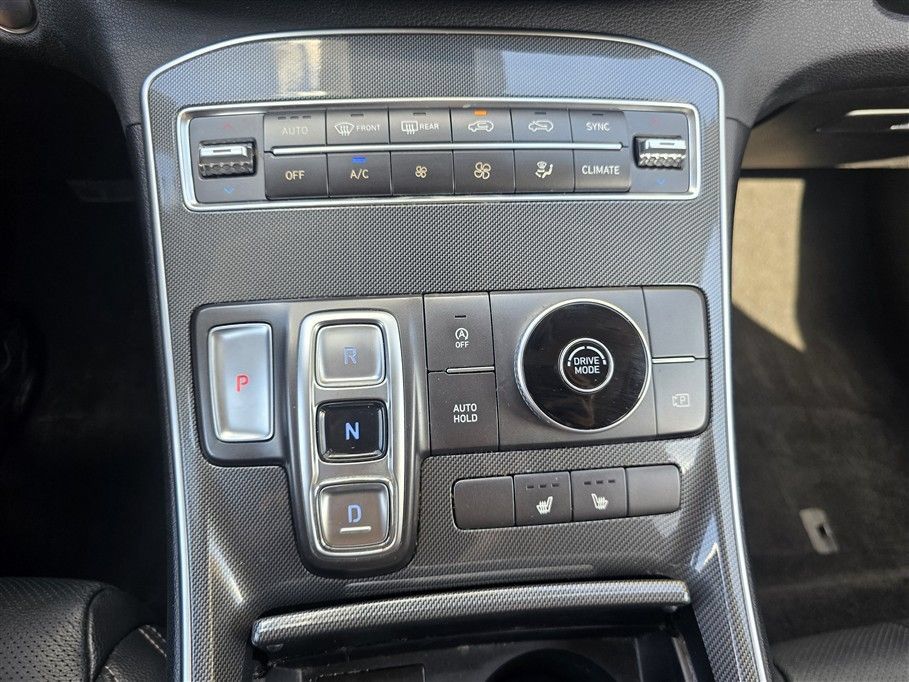 Used 2021 Hyundai Santa Fe SEL w/ Convenience Package FWD image 16