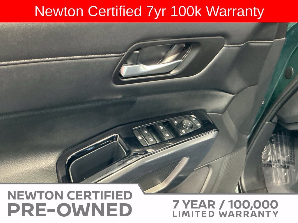 Used 2023 Nissan Pathfinder SL AWD/4WD image 40